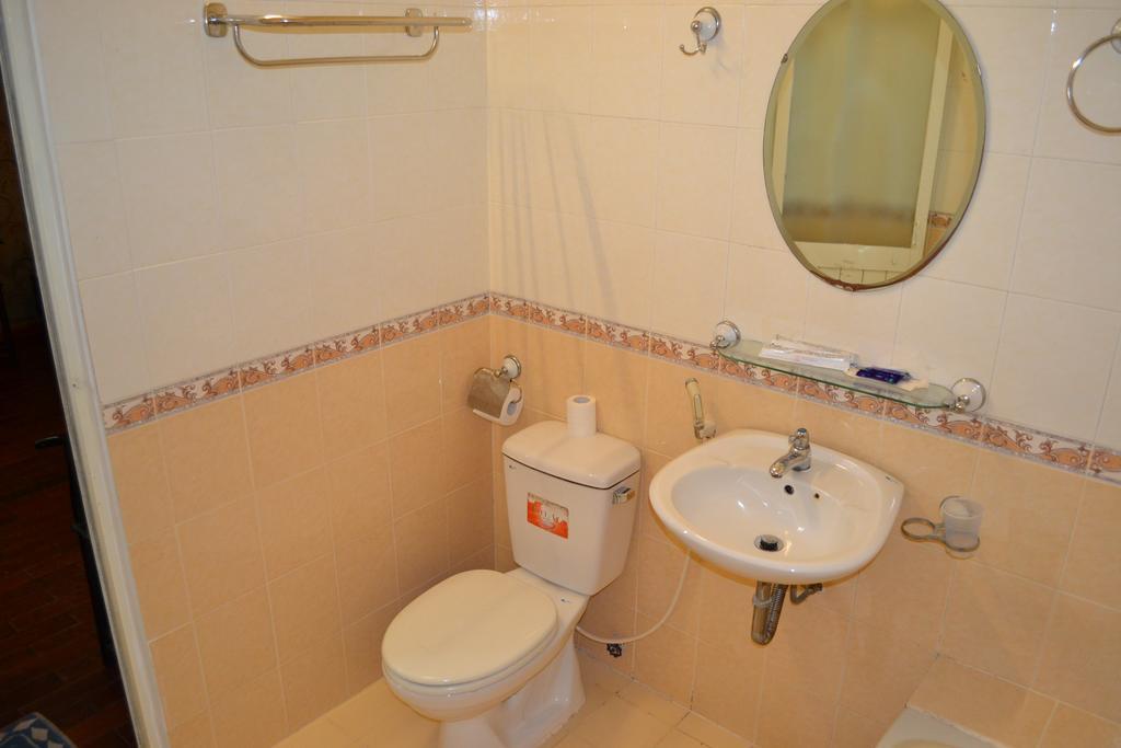 White Lion 2 Hotel Нячанг Екстер'єр фото